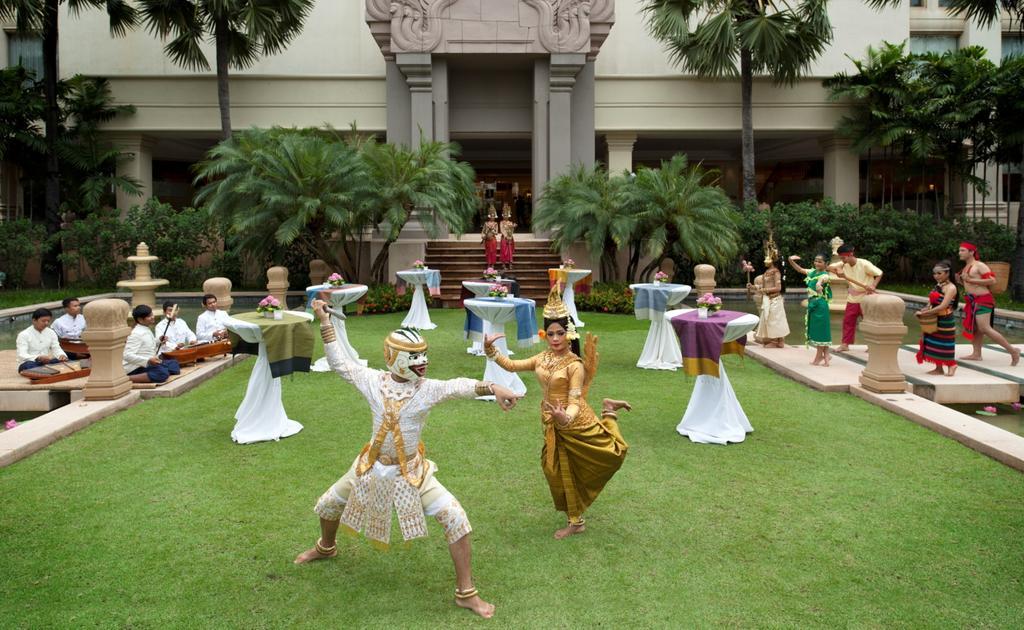 Hotel Intercontinental Phnom Penh Exterior foto